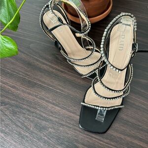 Square toe strappy heels w/ rhinestone straps size 8